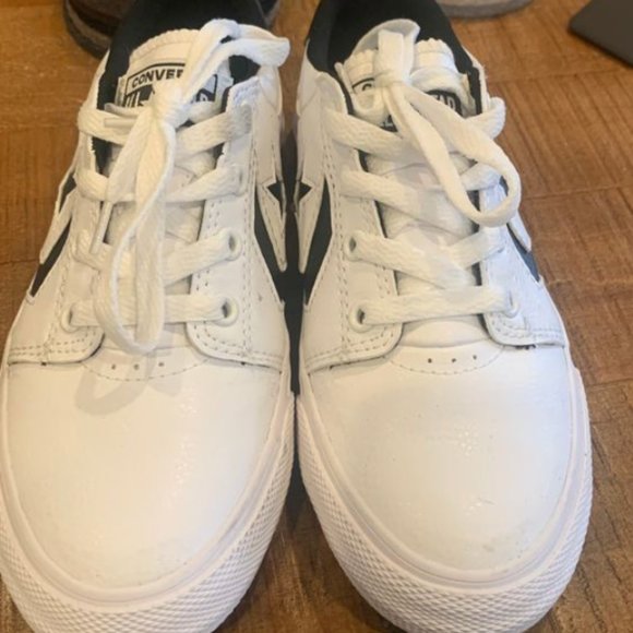 White/Black Converse Shoes (Size US 3/UK 35) - Picture 4 of 5